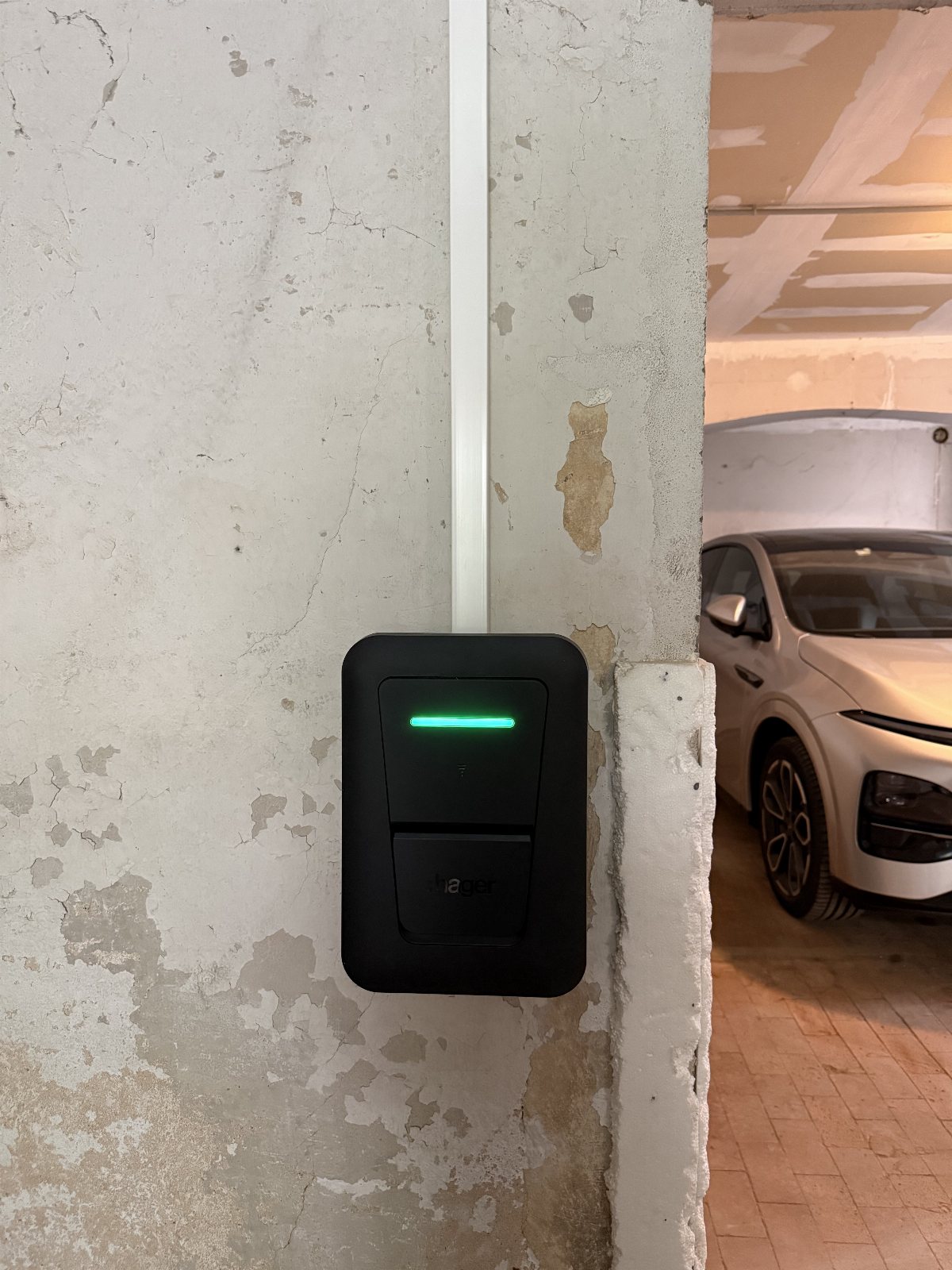 Borne de charge HAGER WITTY ONE 7,4Kw, pose dans une copropriété
